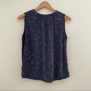 🌿3/$28🌿Uniqlo Brown and Navy Sleeveless Tank